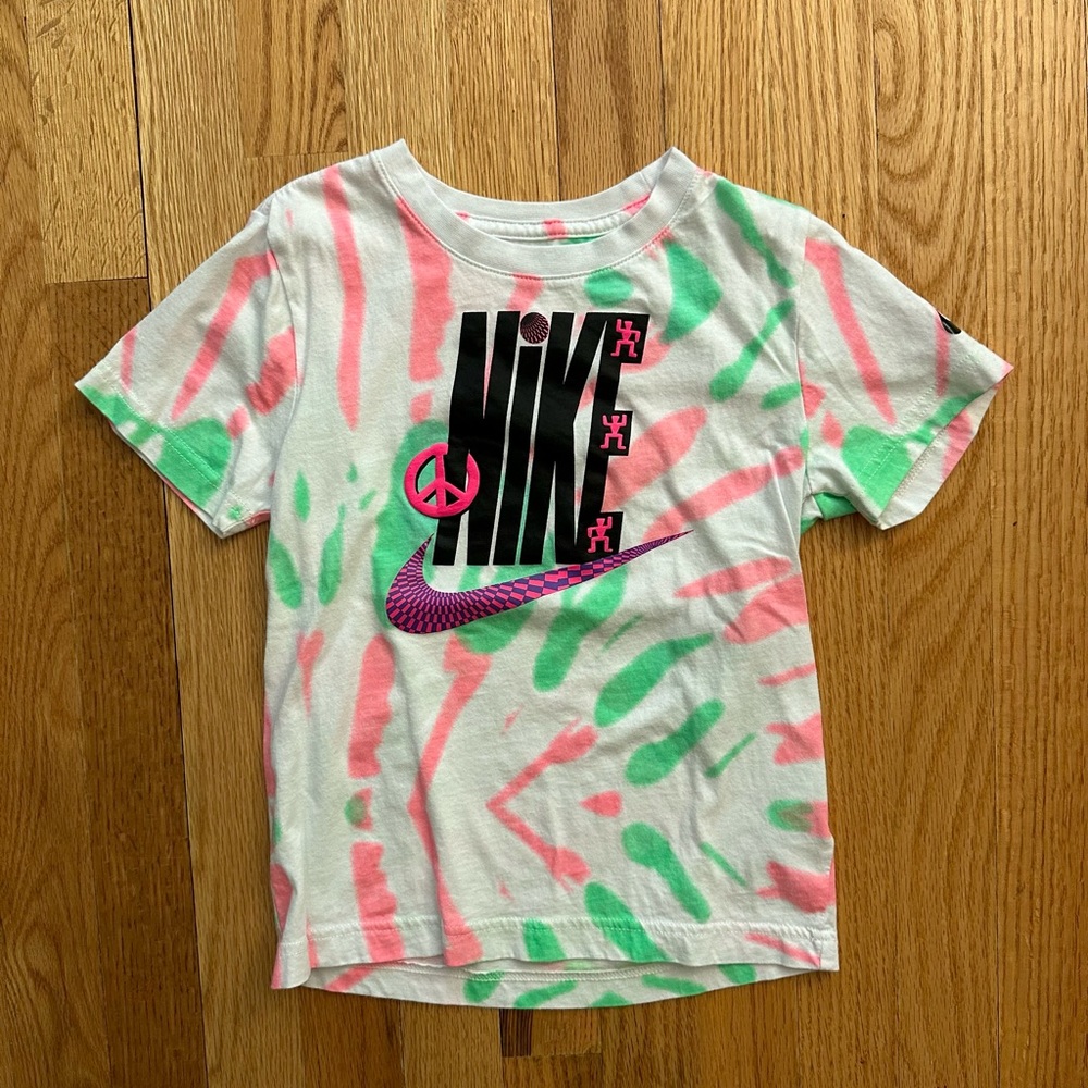 Nike t-shirt size 7